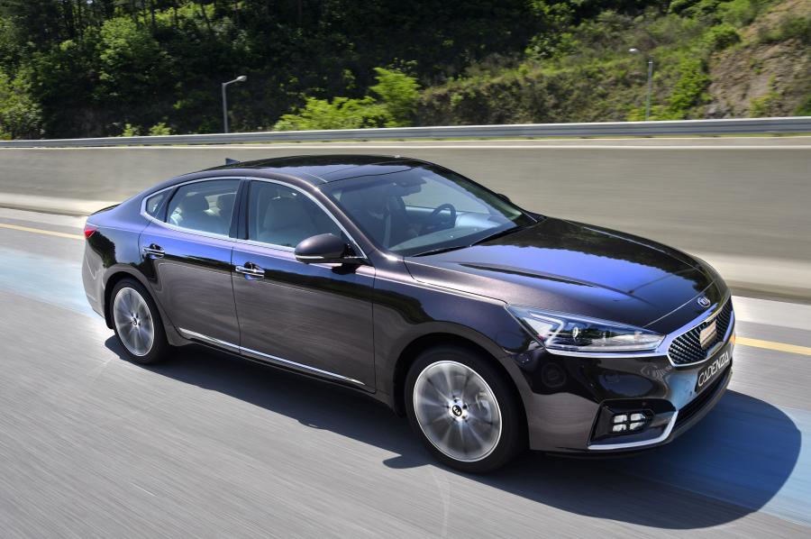  Kia Cadenza 2016 года  (фото 2 из 24)